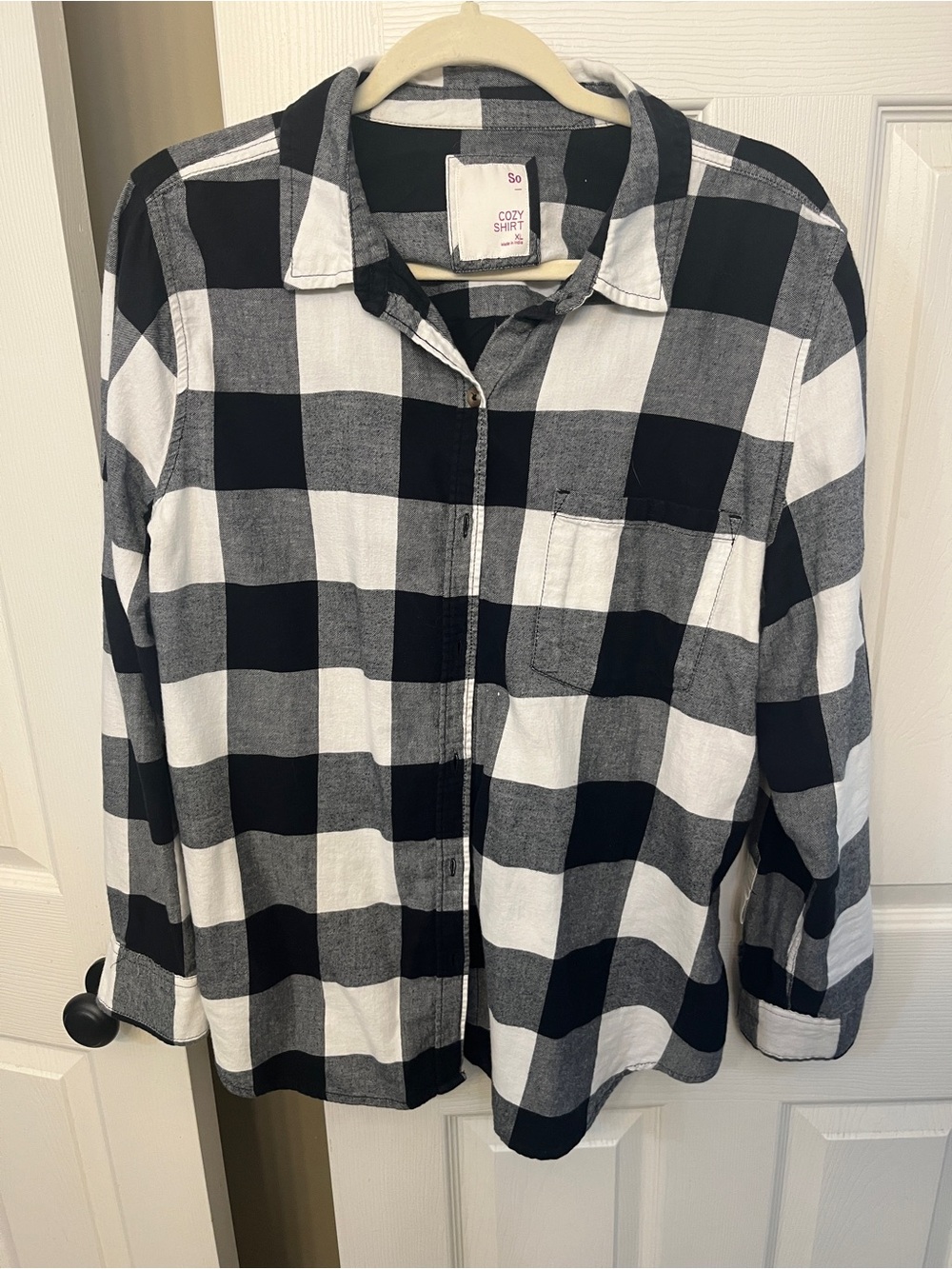 SO Women’s Cozy Shirt Black & White Buffalo Plaid Button-Up size XL
